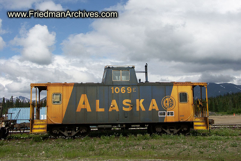 Alaska Train establishing shot PICT4732