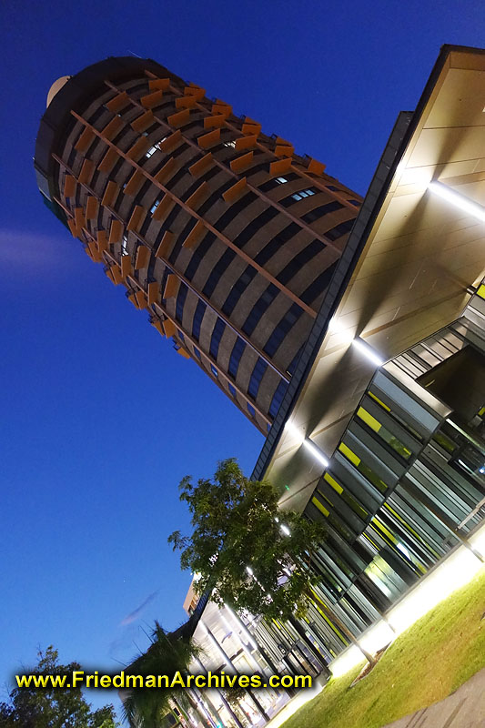 hotel,travel,dusk,dawn,blue,sky,round,holiday inn,landmark,