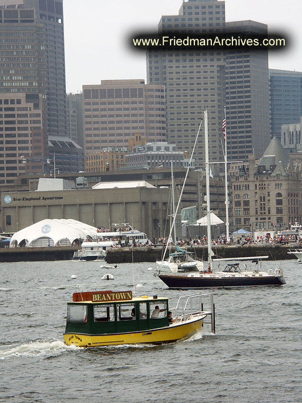 Beantown boat in Harbor PICT1741