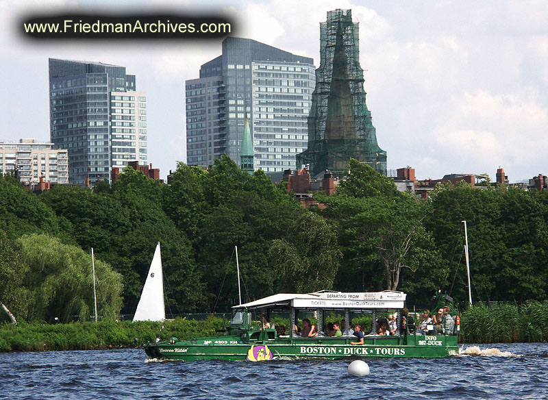 Duck Tours in the water PICT2262