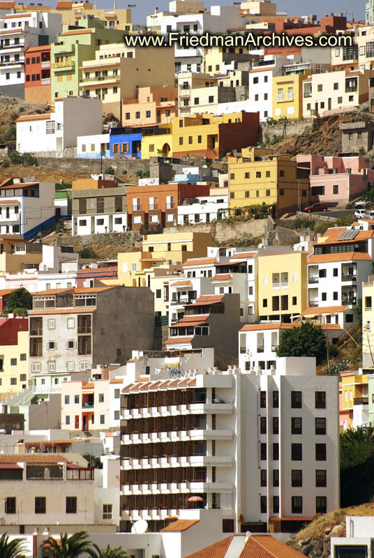 vacation,holiday,travel,relax,tourist,tourism,village,picturesque,colorful,mountainside,mountain,hill,hillside,