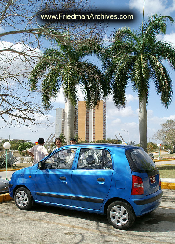 Blue Puney Car 300 dpi PICT4680