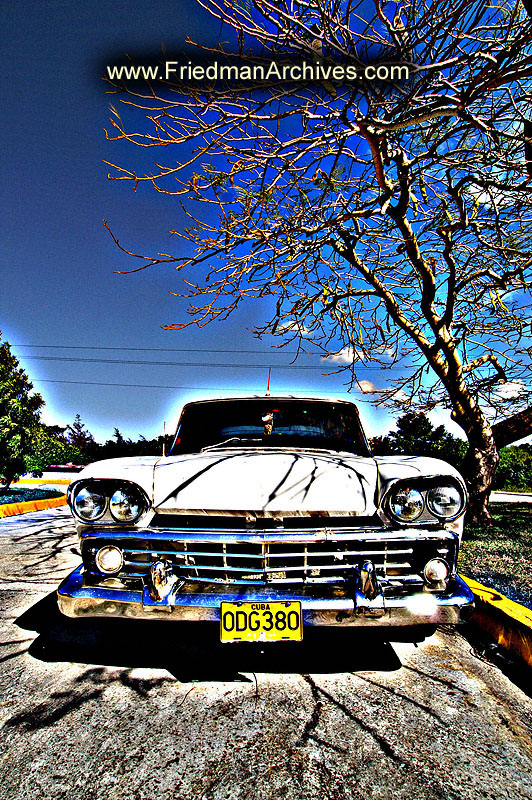 White Car Vertical Posterized 300 dpi PICT4643