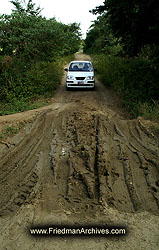 Hyundai and Mud 300 dpi PICT4142