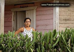 Strong Cuban Woman (red porch) 300 dpi PICT4136
