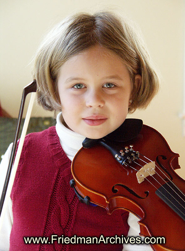 Lena and Violin 8x10 300 dpi PICT9160