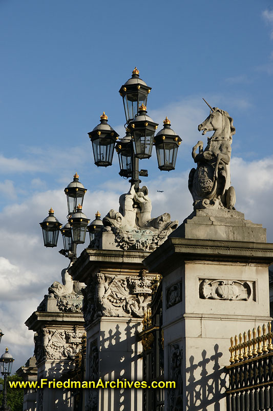 london,england,palace,buckingham,queen,royalty,gates,exterior,wall,lamps,statues,