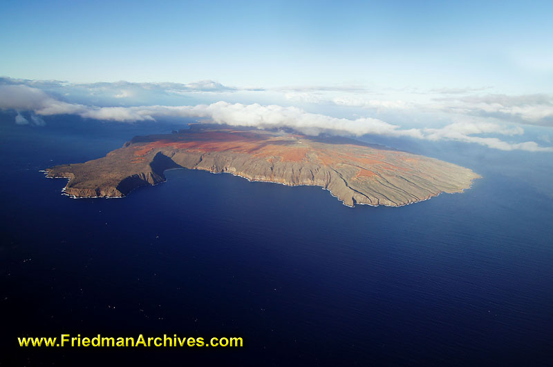 island,flying,ocean,hawai'i,hawaii,aerial,view,