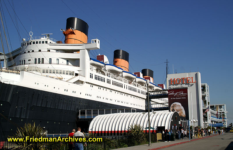 Queen Mary Establishing Shot