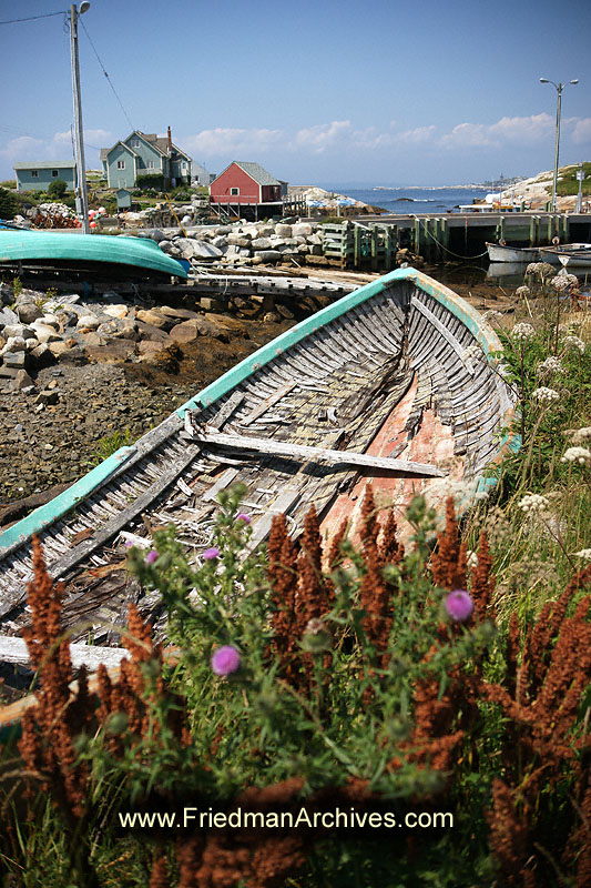 boat,dinghy,transportation,sea,marine,maritime,rotting,drydock,rowboat,pallette,