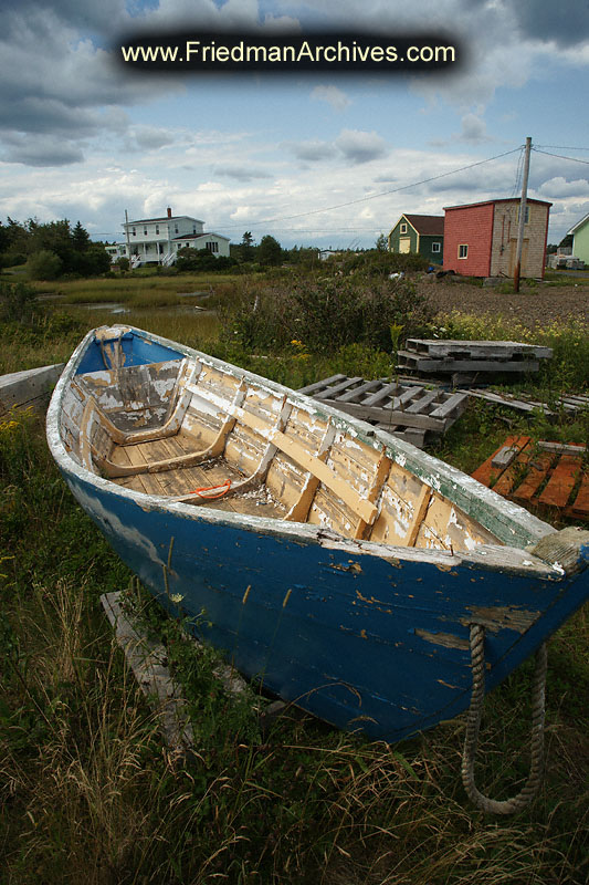 boat,dinghy,transportation,sea,marine,maritime,rotting,drydock,rowboat,pallette,