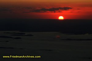 Sunset from plane horizontal